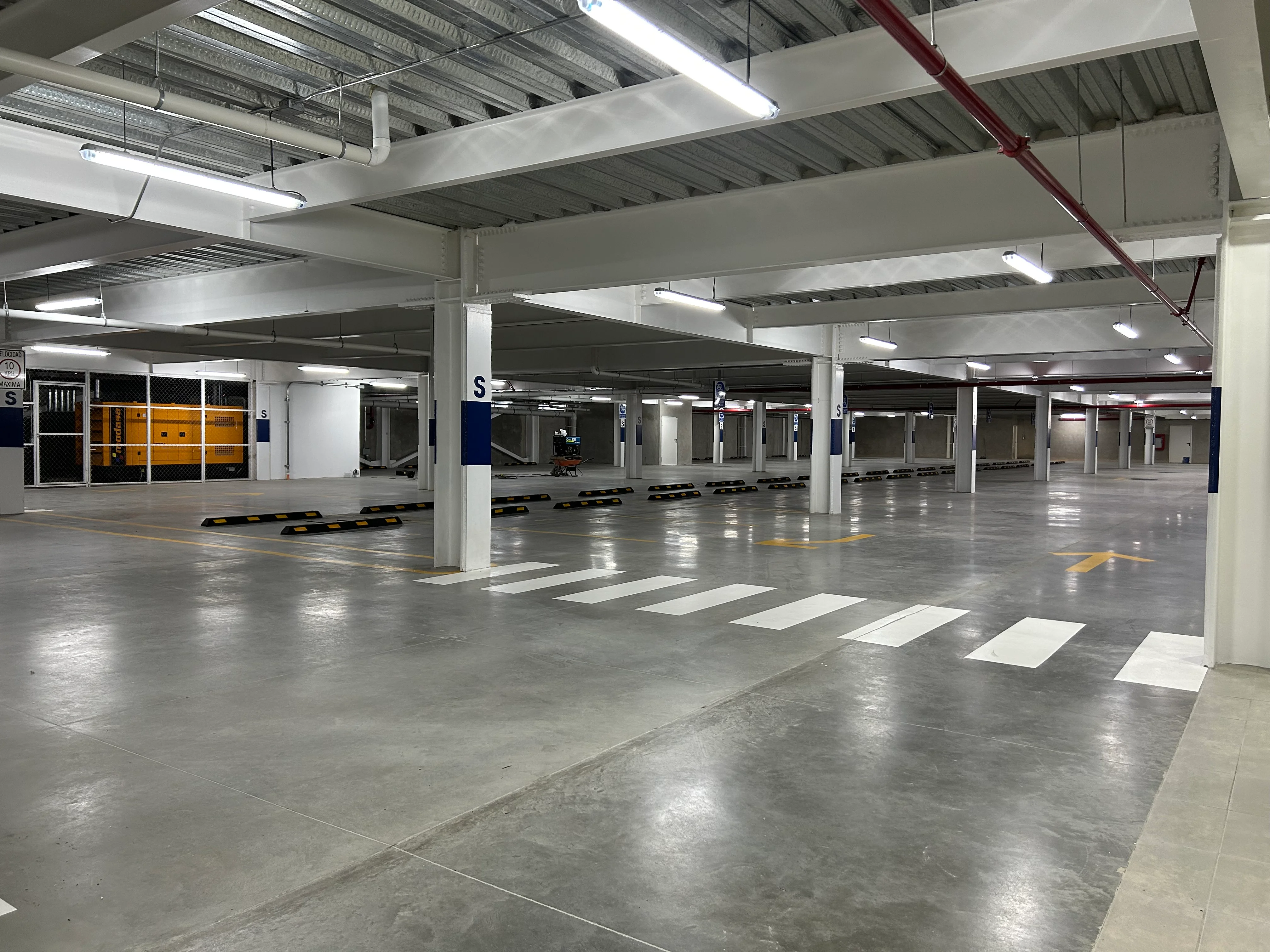 Centro Comercial Complejo Cerro Verde — foto 9